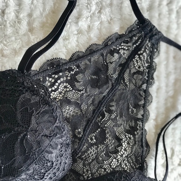 PINK Victoria’s Secret Lace Racer Back Bra! - Picture 3 of 8